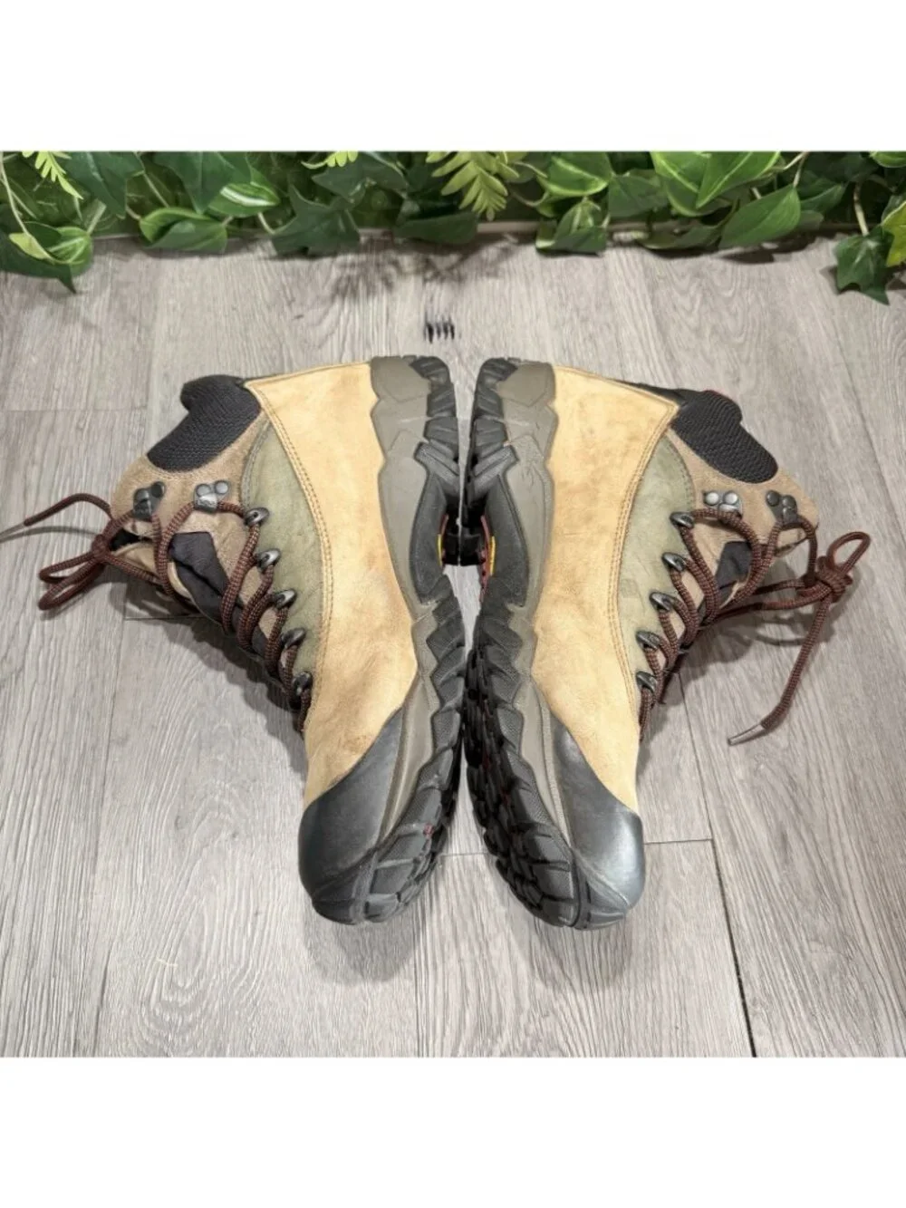 Merrell Phaser Peak Waterproof Men 10.5 Brown Hiking Boots Vibram Leather J53683
